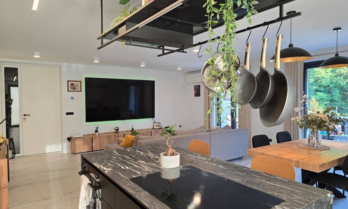 Nova Gorica Apartment | Rozna Retreat Nova Gorica