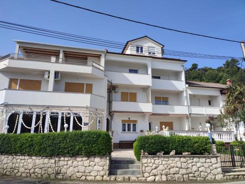 Supetarska Draga Apartment | Sandra