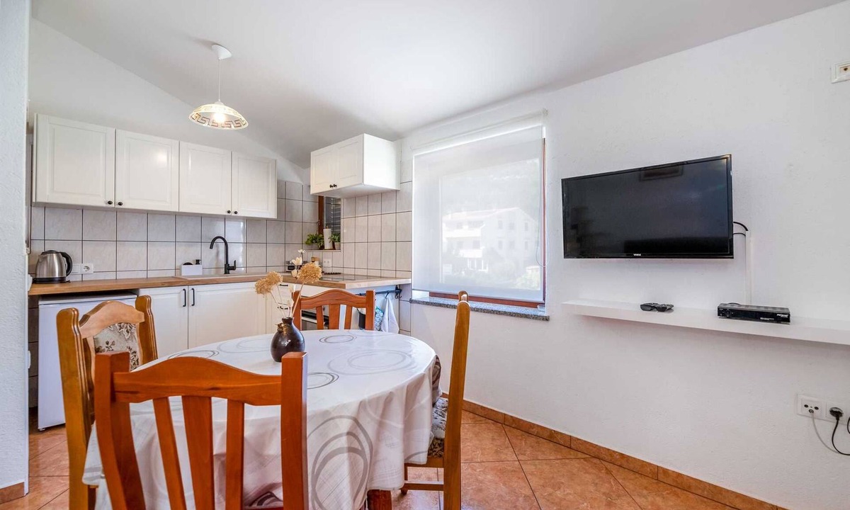 Baska Apartment | Sara A4 - Charming 2-Bedroom Apartment for 4, with Parking