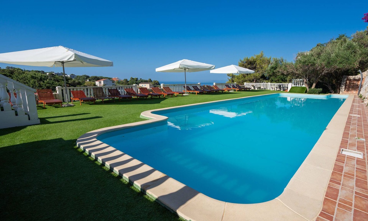 Potocnica Apartment | Schöne Wohnung Direkt am Strand mit Pool und Meerblick für 4 Personen
