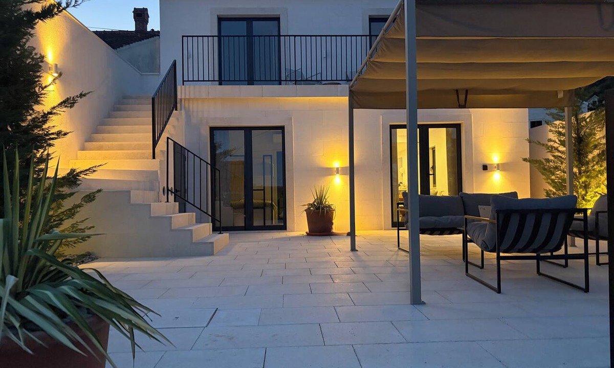 Bol Apartment | Sea View 2-bedroom apartment in the heart of Bol!