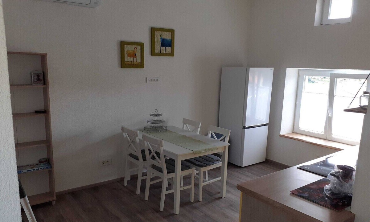 Lucija Apartment | Secluded Authentic Apartment with Terrace - Studio Apartment with Terrace