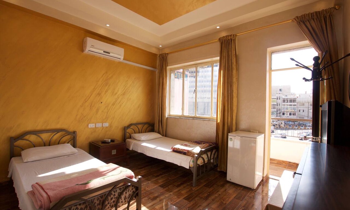 Jabal Al-Hussein Hotel | Shurooq Shams Hotel & Tours By Sunrise