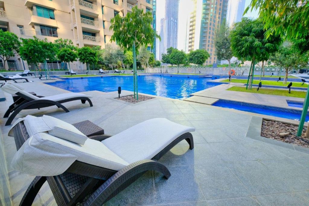Downtown Dubai Apartment | Simply Comfort Vacation Homes Rental Chic Downtown Studio Few Steps to Burj Khalifa