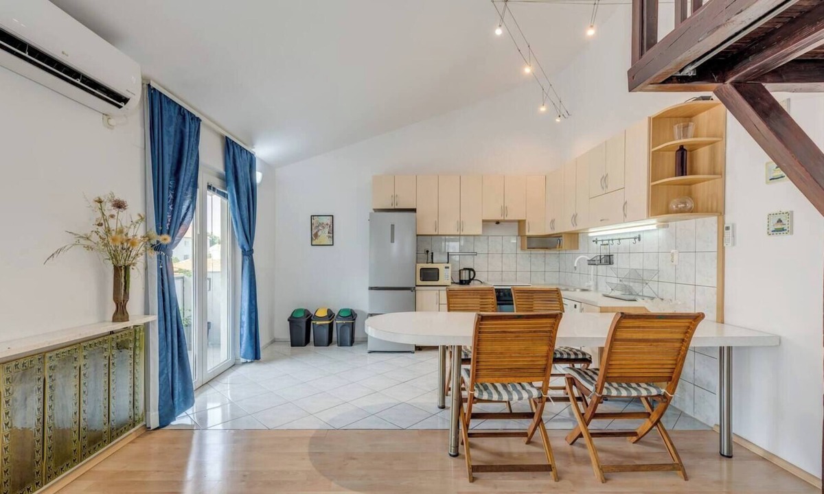 Vranjic Apartment | Spacious apartment for 5 people