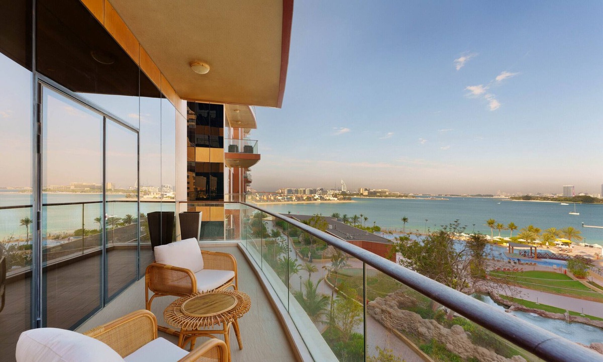 Palm Jumeirah Apartment | Splendid Apt on The Palm w/Stunning Sea Views