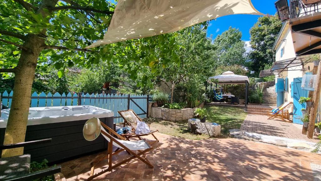 Lupoglav House | Spod Korit - Brgudac, Opatija with hot tub and free parking
