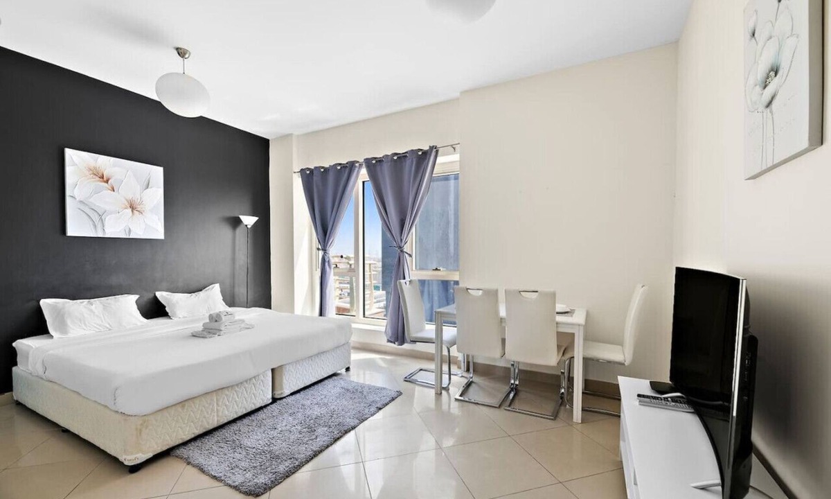 Jumeirah Lake Towers Apartment | StoneTree - Icon 1 Studio - Cozy Apartment