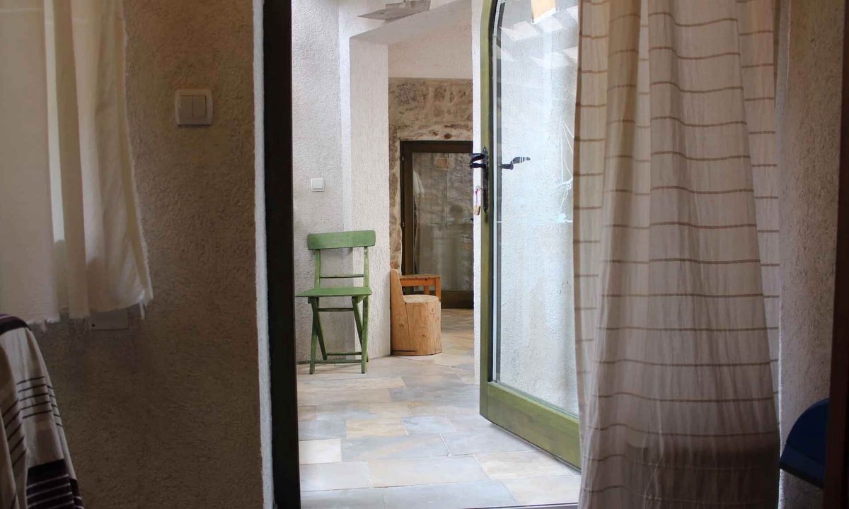 Betina Apartment | Studio 50 m from the beach
