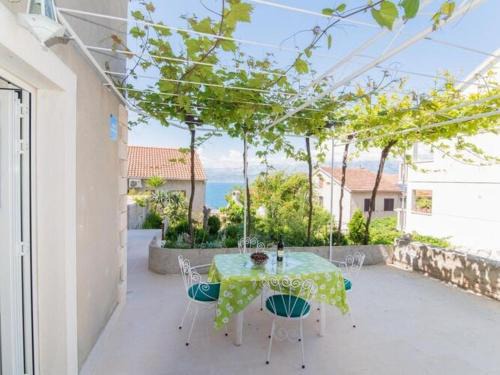 Postira Apartment | Studio apartment with terrace sea view