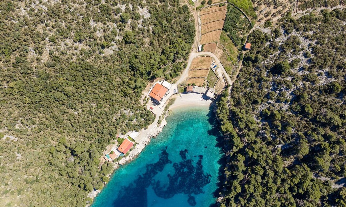 Bogomolje Apartment | Studio flat near beach Cove Mala Pogorila, Hvar (AS-27650-a)