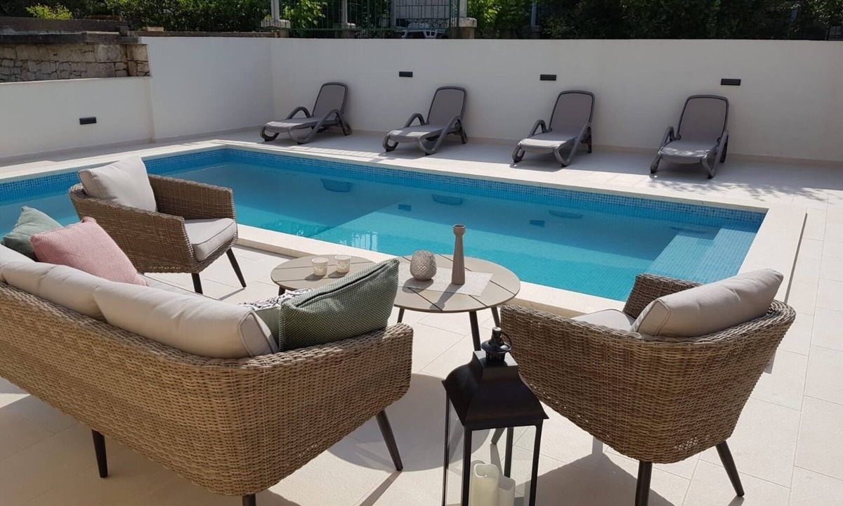Lumbarda Apartment | Studio flat with a swimming pool by the beach Lumbarda, Korčula (AS-9303-b)