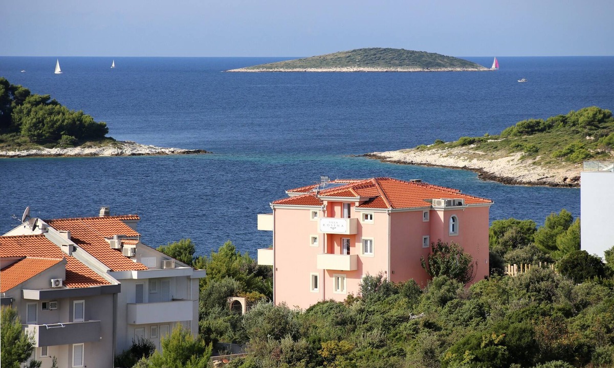 Rogoznica Apartment | Studio flat with balcony and sea view Zečevo Rtić, Rogoznica (AS-10400-a)