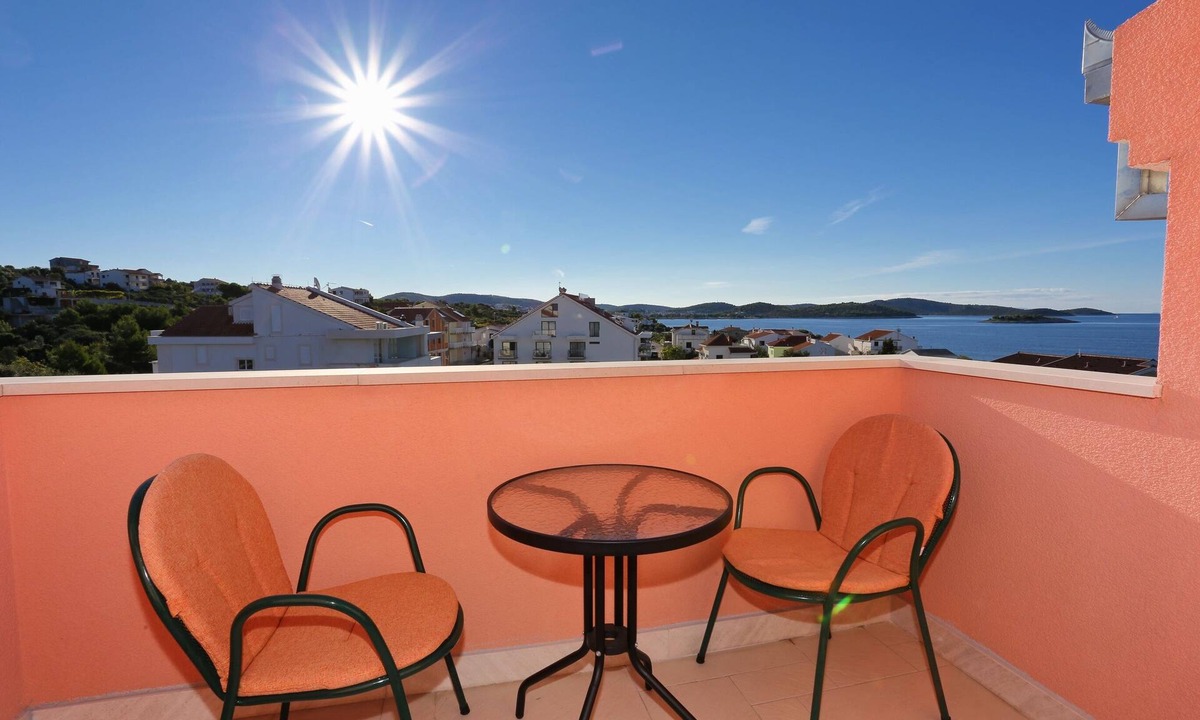 Rogoznica Apartment | Studio flat with balcony and sea view Zečevo Rtić, Rogoznica (AS-10400-b)