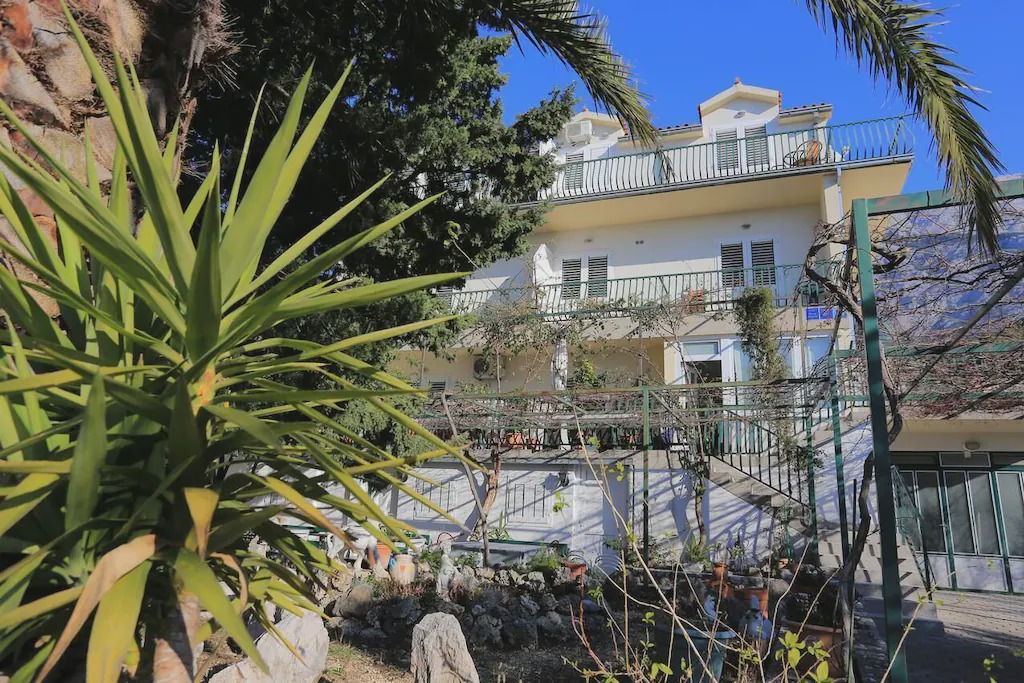 Tucepi Apartment | Studio flat with balcony and sea view Tučepi, Makarska (AS-16914-a)