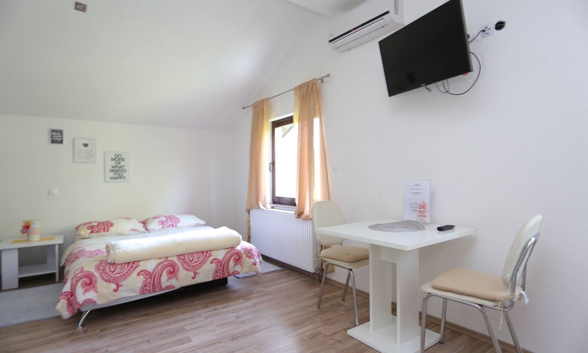 Slunj Apartment | Studio flat with terrace Donje Taborište (Plitvice) (AS-17486-a)