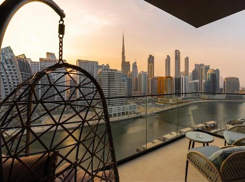 Business Bay Apartment | Studio With Jaw-Dropping Canal And Burj Views