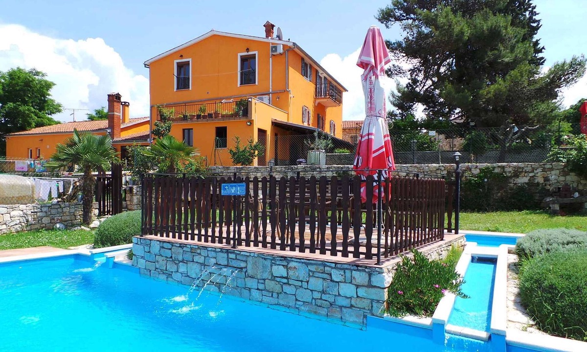 Porec Apartment | Studio with outdoor pool