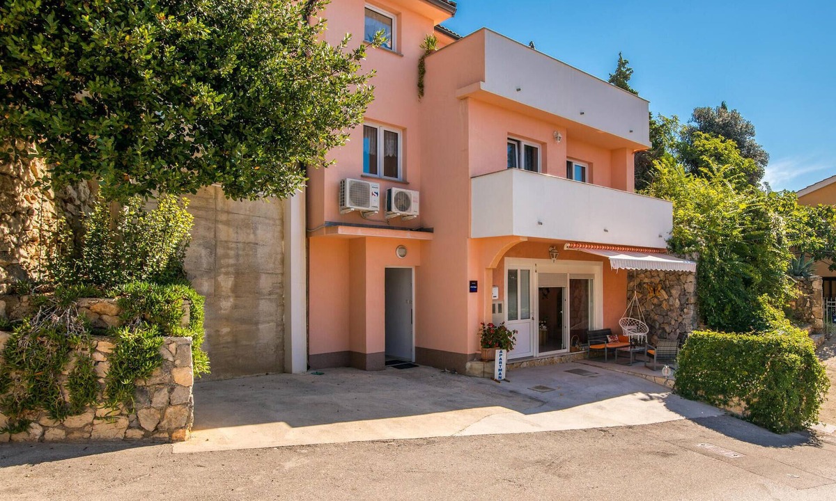 Stara Baska Apartment | Stunning apartment in Stara Baska with WiFi