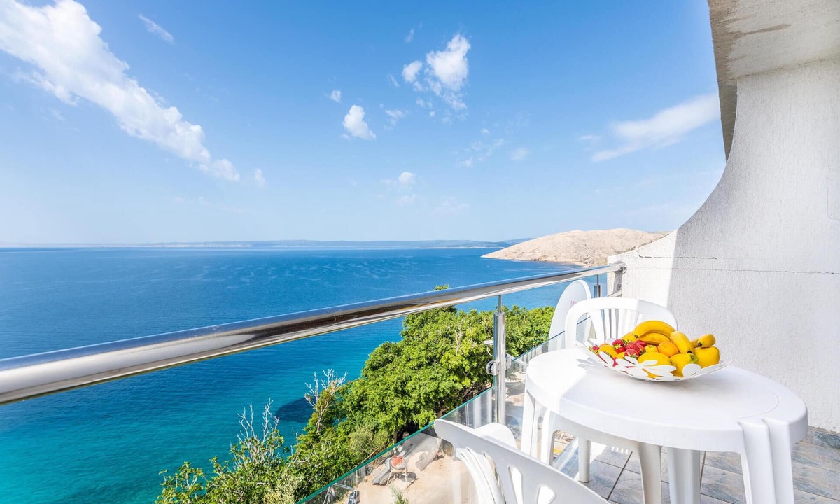 Stara Baska Apartment | Stunning apartment in Stara Baska with WiFi