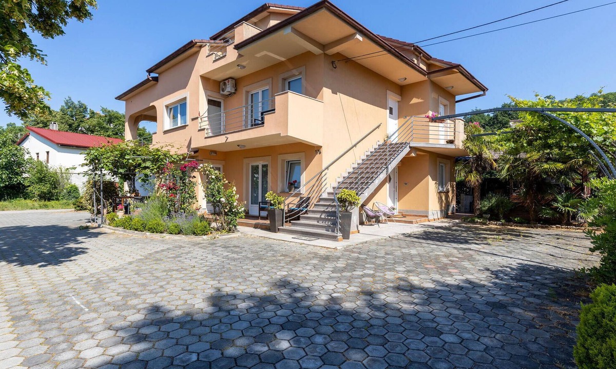 Kastav Apartment | Stunning apartment in Spincici with WiFi