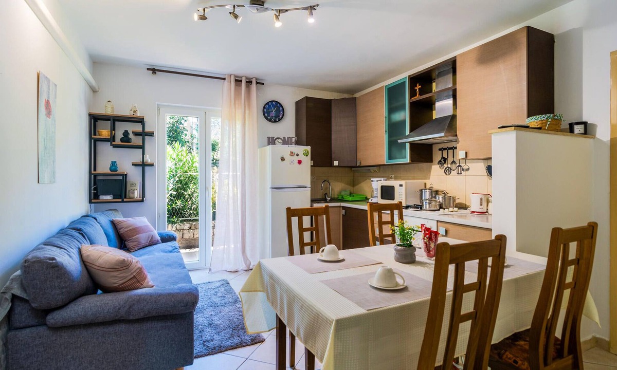 Vranjic Apartment | Stunning apartment in Split with WiFi