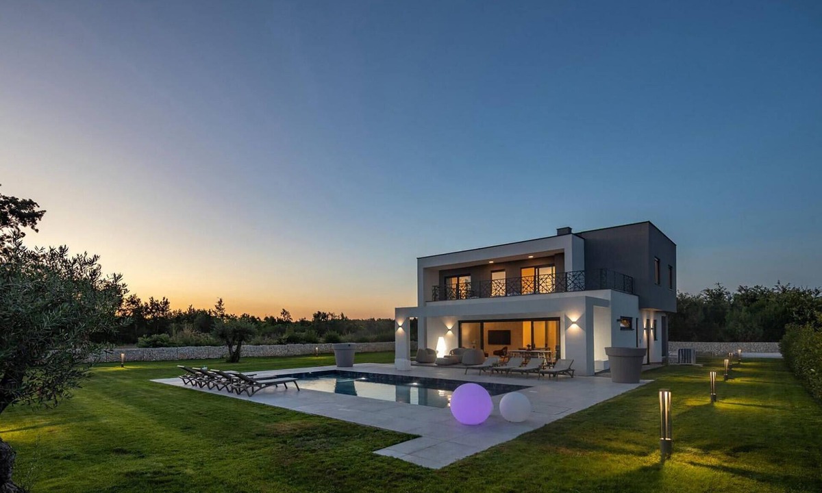 Butkovici House | Stunning home in Stancija Paradiz