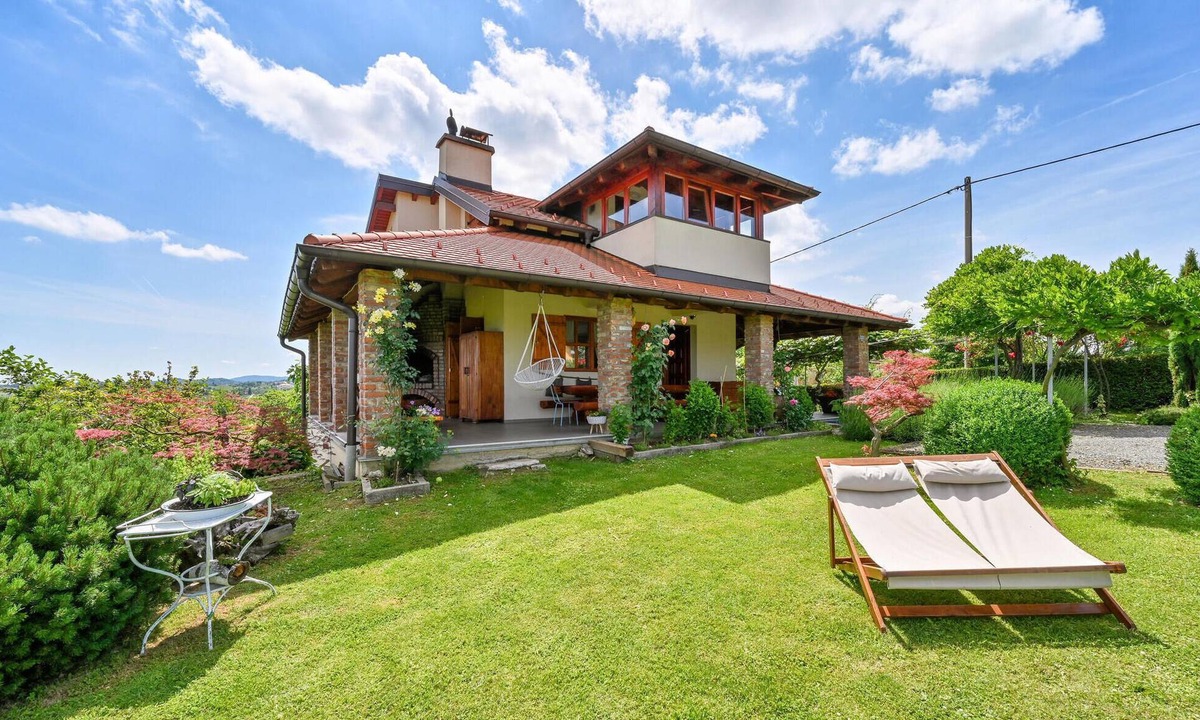 Gornji Kneginec House | Stunning home in Gornji Kneginec with WiFi