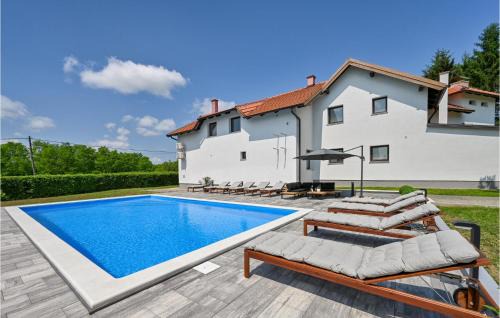 Lasinja House | Stunning Home In Desni Stefanki