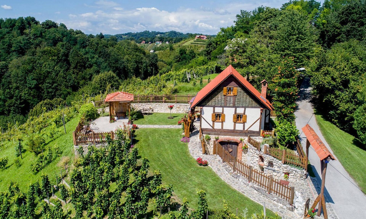 Donja Voca House | Stunning home in Donja Voca