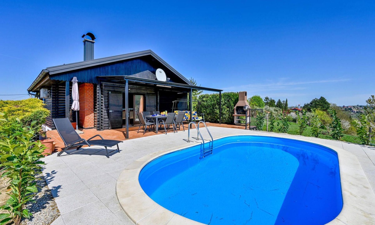 Gornji Kneginec House | Stunning home in Kneginec with sauna