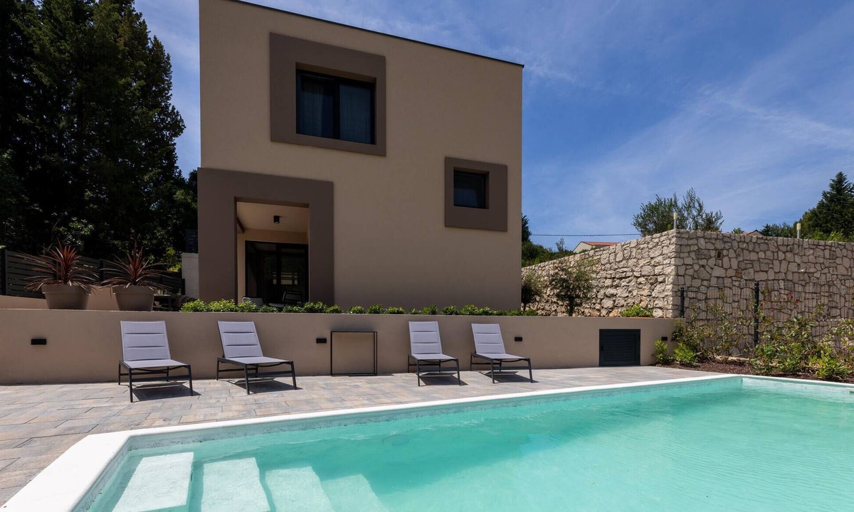 Kremena House | Stunning home in Kremena