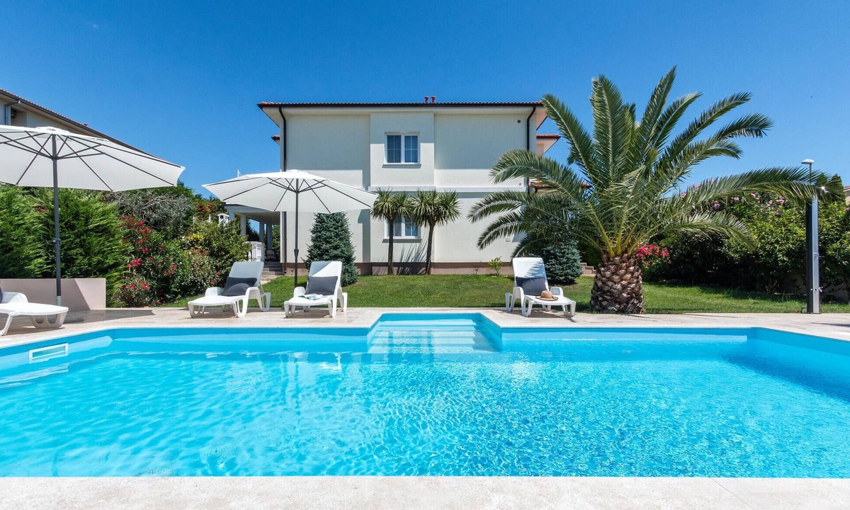 Valdebek House | Stunning home in Pula