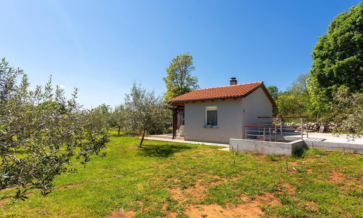 Risika House | Stunning home in Risika