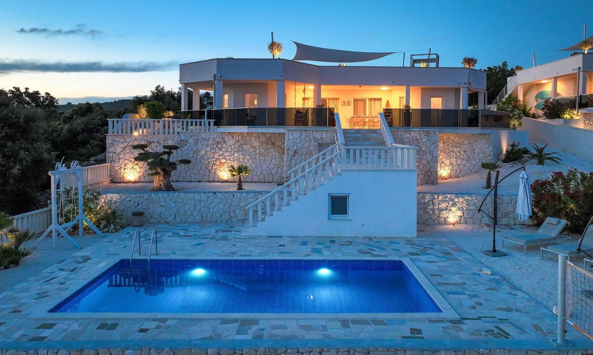 Sevid House | Stunning home in Sevid
