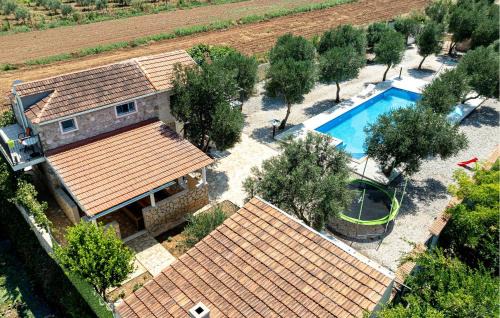Kobas House | Stunning Home In Ston