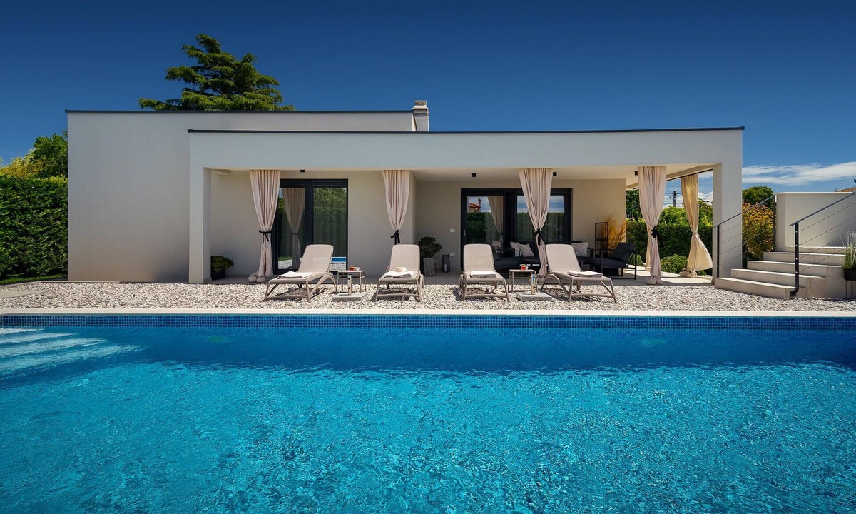 Vabriga House | Stunning home in Vabriga with house a panoramic view