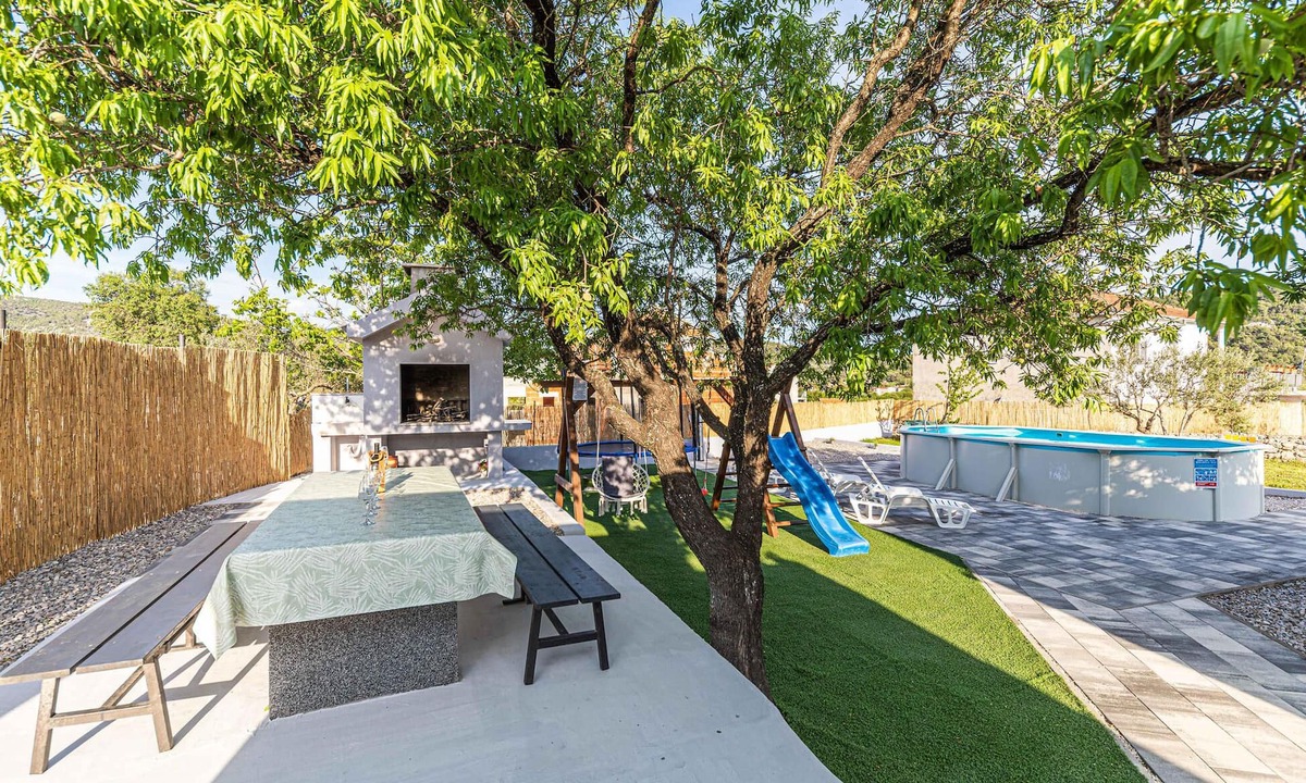 Vrsine House | Stunning home in Vrsine with WiFi