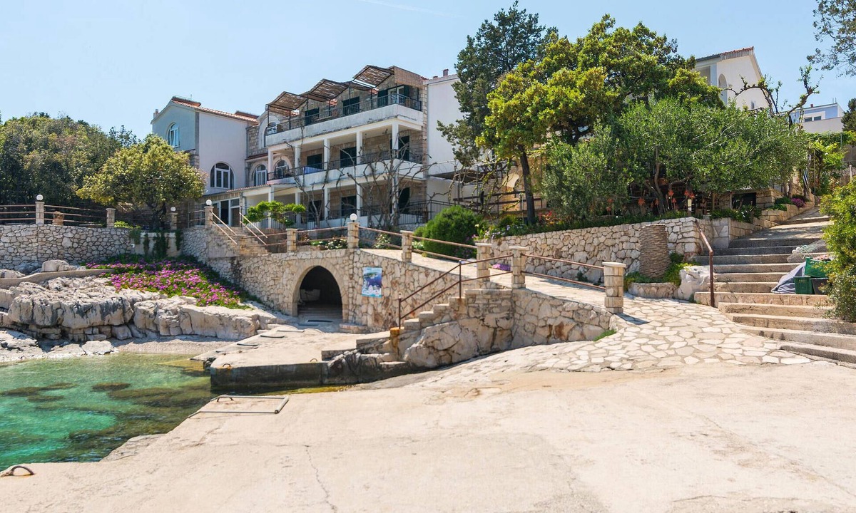 Pokrivenik House | Stunning home in Zastrazisce with house sea view