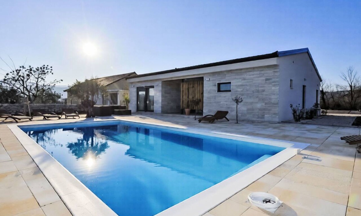 Donji Prolozac House | Stunning private villa for 8 people with private pool, A/C, internet, TV and terrace