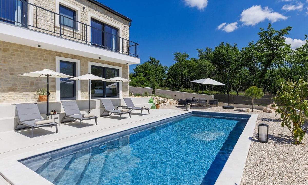 Makovci House | Stunning private villa for 8 guests with private pool, internet, A/C, TV, terrace and panoramic .