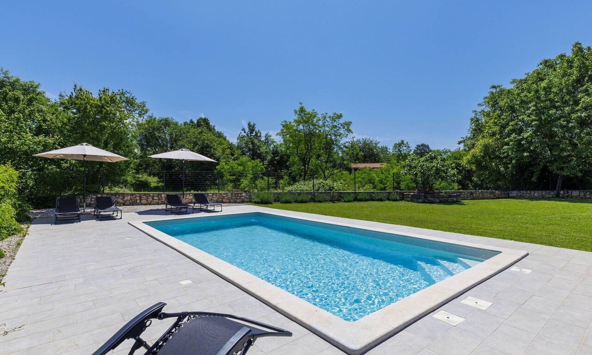 Nedescina House | Stunning private villa for 8 people with A/C, private pool, WIFI, TV and terrace