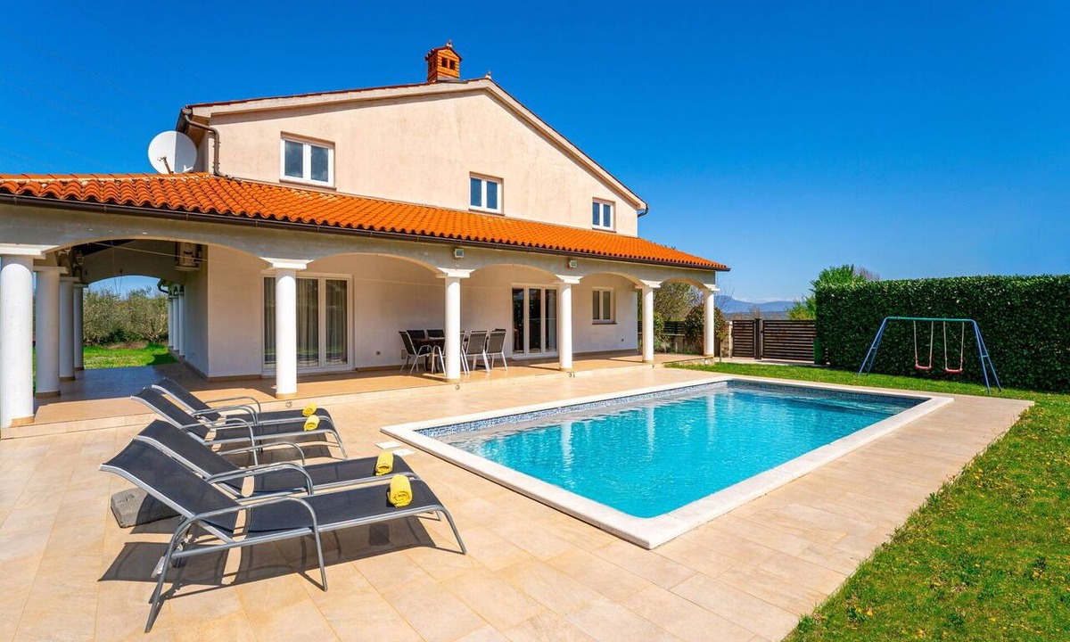 Melnica House | Stunning private villa for 8 guests with private pool, A/C, WIFI, TV and terrace