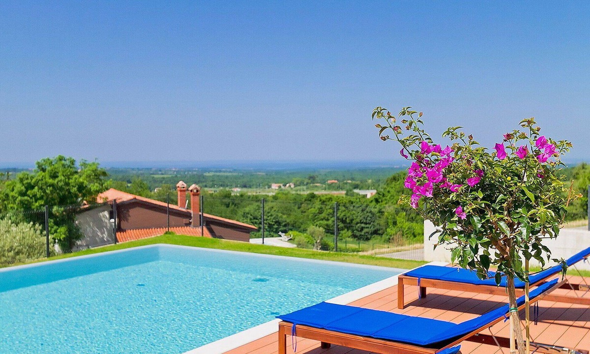 Strpacici Villa | Stunning private villa for 8 guests with WIFI, private pool, A/C, TV, patio and panoramic view
