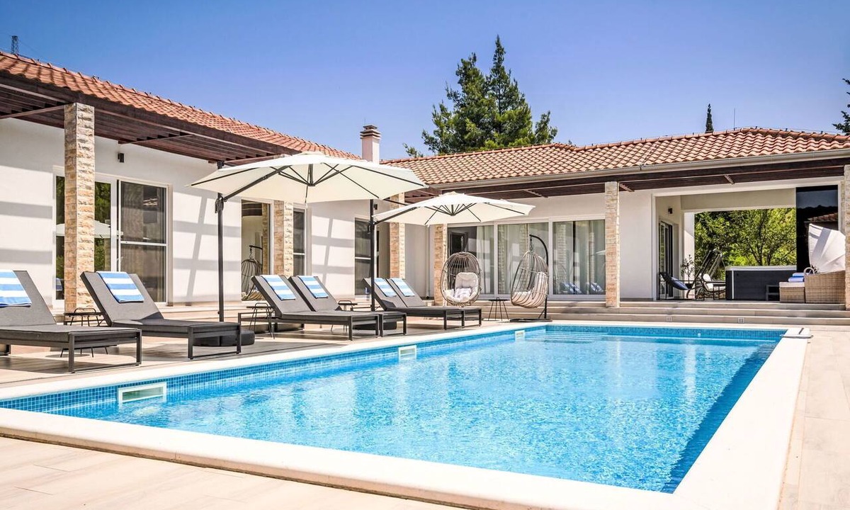 Sibenik House | Stunning private villa with A/C, private pool, WIFI, hot tub, TV, terrace and pets allowed