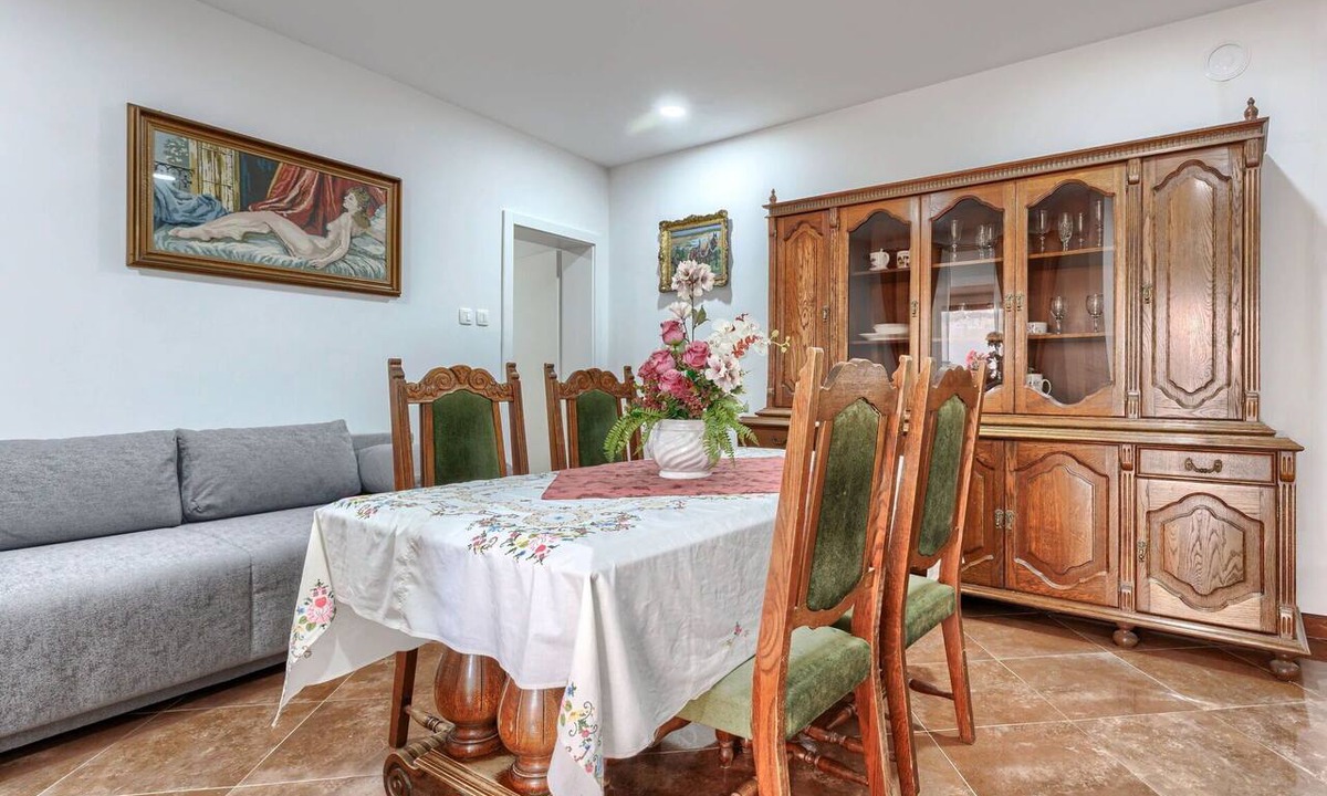Svetvincenat House | Stunning villa for 4 guests with WIFI, A/C, TV, terrace and pets allowed