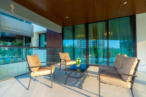 Al Raha Beach Apartment | Stylish 2BR Stay - Elegant Al Raha Haven Escape