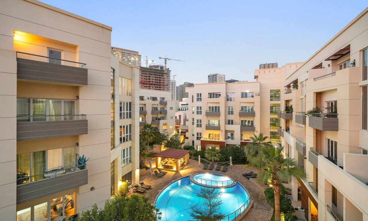 Jumeirah Village Apartment | Stylish Dubai Apartment with Balcony, Gym, Pool, and Fast WiFi