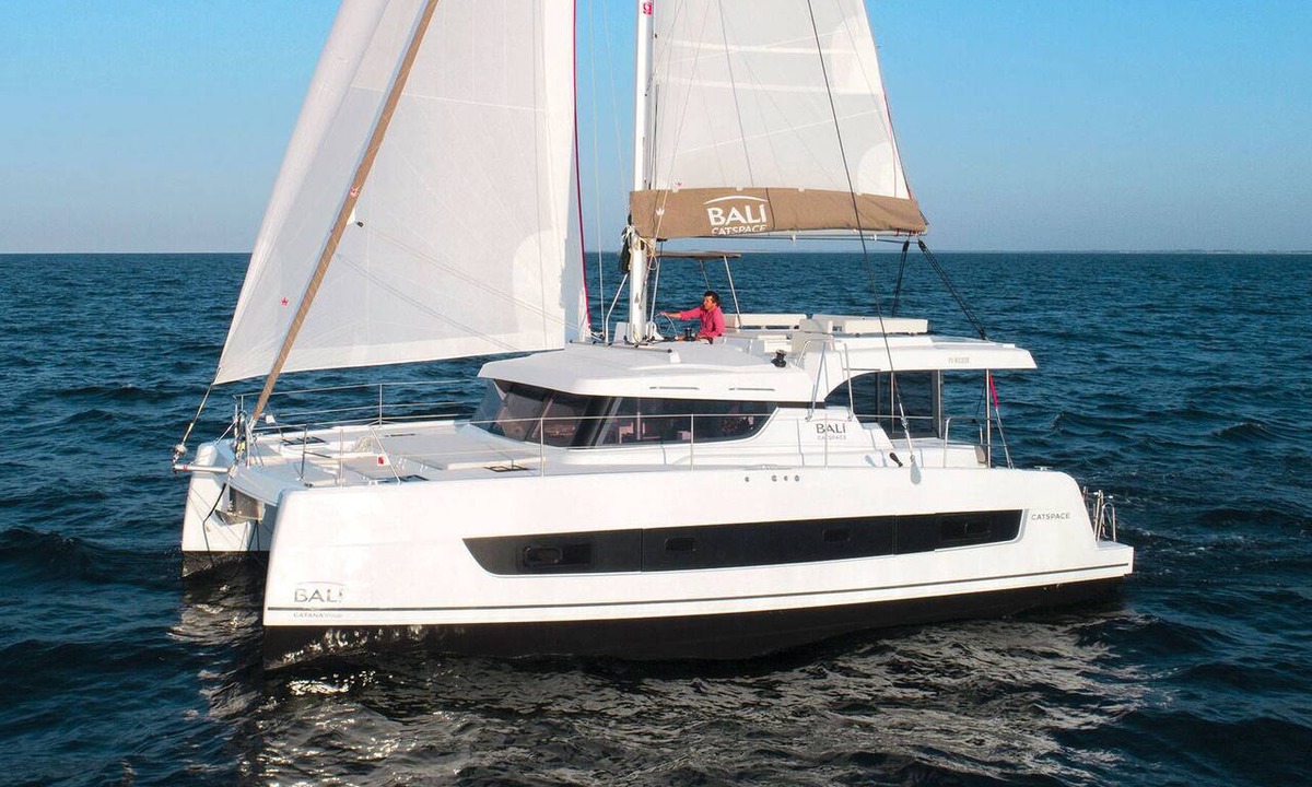 Primosten Boat Rental | Sun-Kissed Sailing Adventure in Sibenik, Croatia