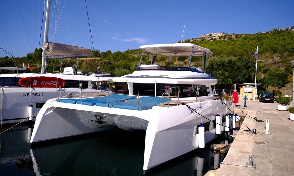 Primosten Boat Rental | Sun-Kissed Sailing Adventure in Sibenik, Croatia